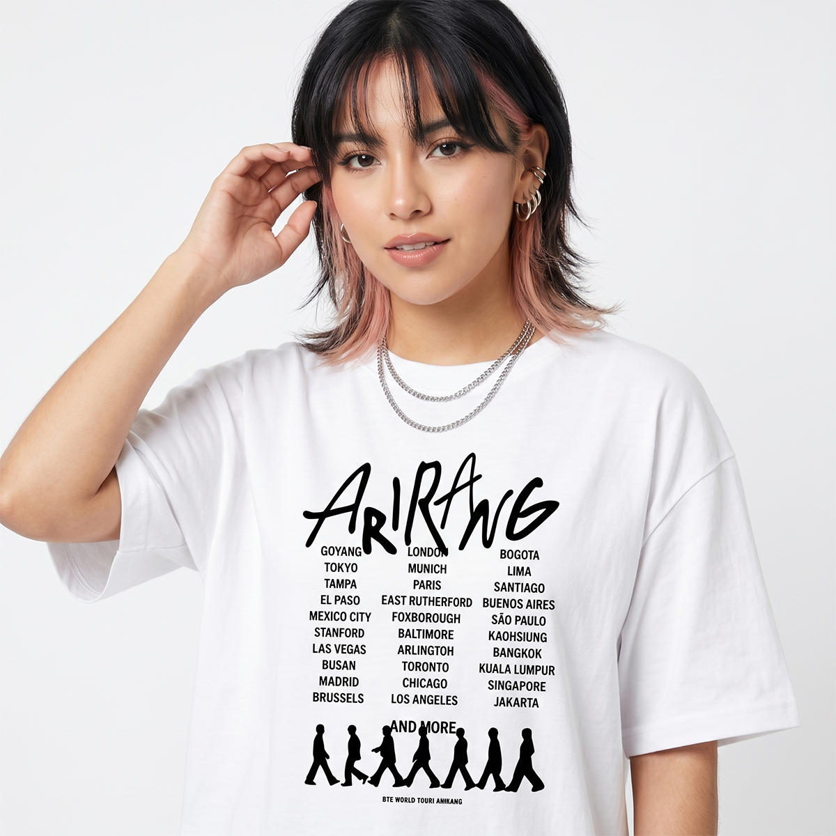 Playera Oversize Blanca BTS Arirang World Tour – Diseño Kpop Ciudades 🔥💜
