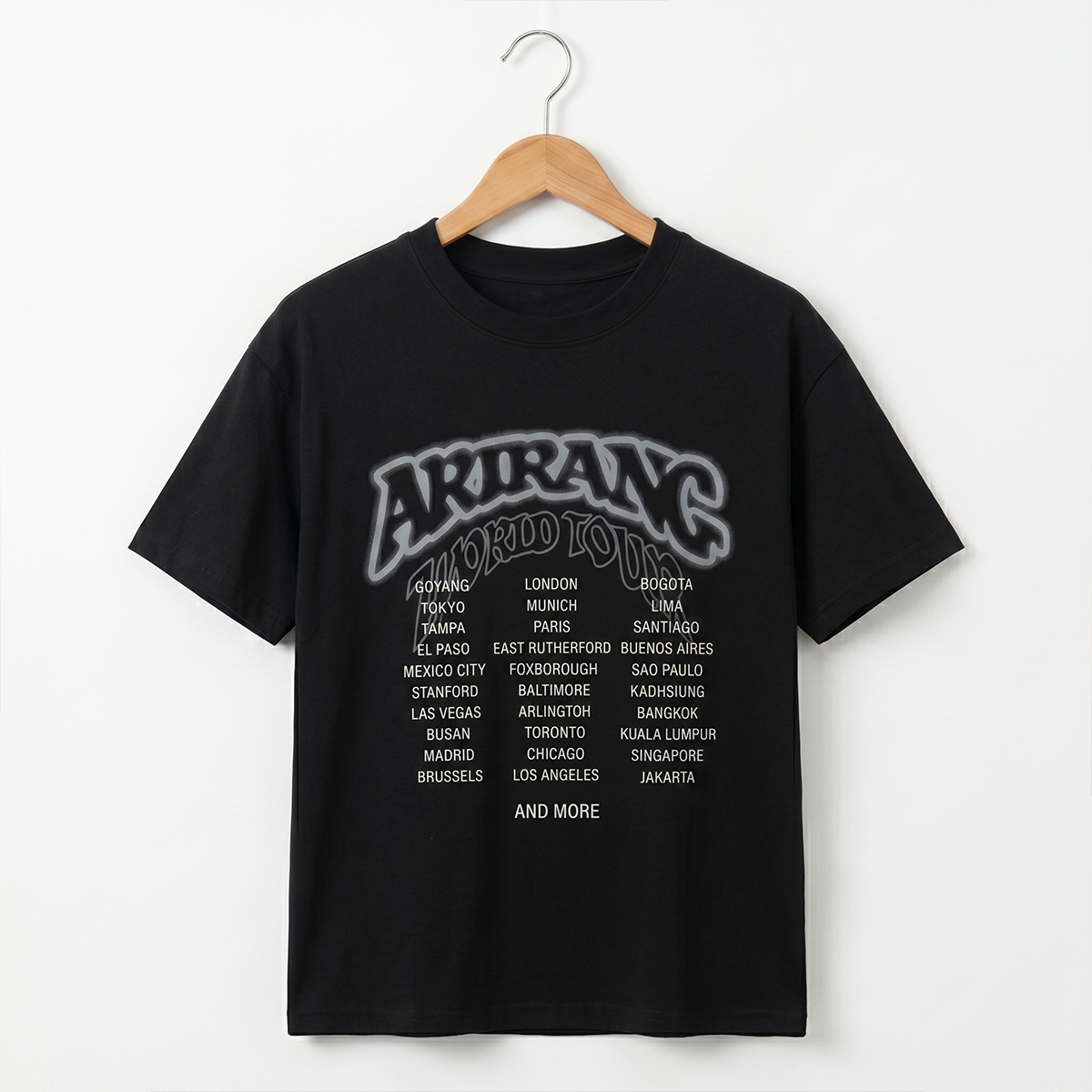 Playera Oversize Negra BTS Arirang Tour – Diseño Kpop Ciudades 🔥💜
