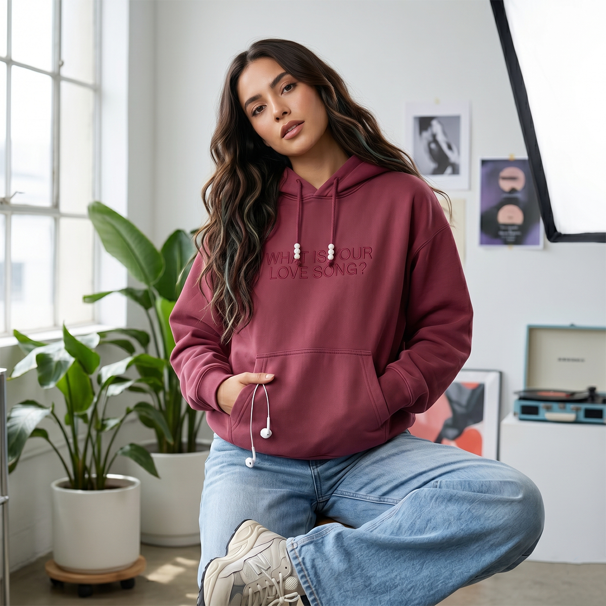 Hoodie Negra y Roja BTS What Is Your Love Song? – Sudadera Kpop Unisex 💜✨
